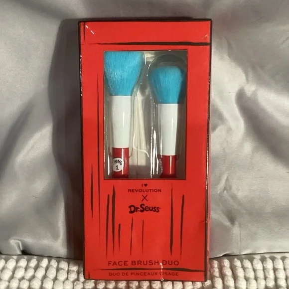 I Heart Revolution Dr Seuss Thing 1 & 2 Makeup Face Brush Duo 2pc Set NEW - Picture 9 of 9